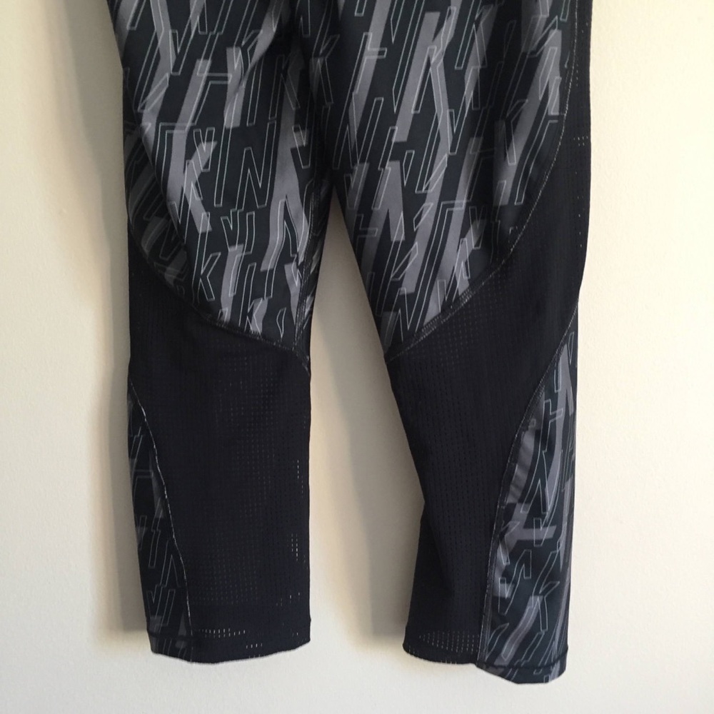 NIKE Graphic Print Grey Black HyperCool Leggings - Picture 9 of 11